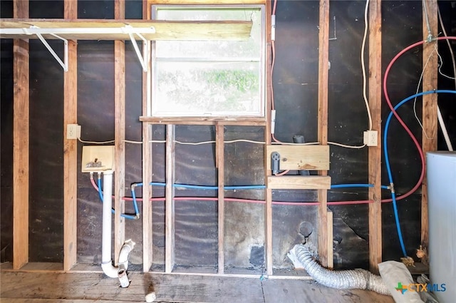 116 N Ben Wilson St, Victoria, TX 77901 - horse barn featuring water heater