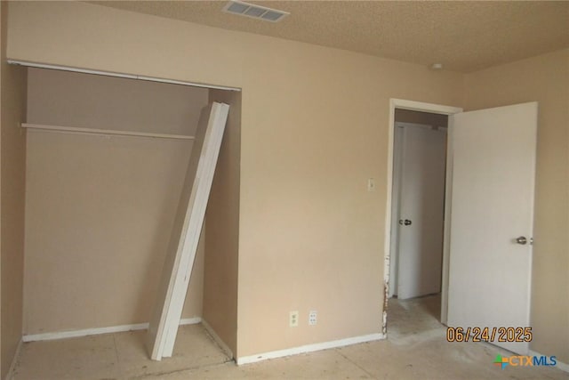 2101 Stagecoach Trl, Temple, TX 76502 - unfurnished bedroom featuring a closet