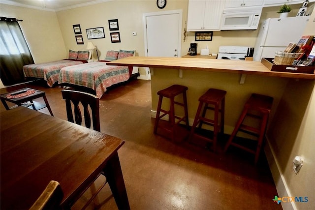 interior space featuring ornamental molding