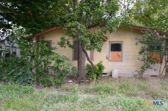 626 E Wallace St, Gonzales, TX 78629 - view of home's exterior