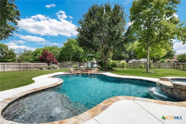 110 Agua Verde, Seguin, TX 78155 - view of pool with an in-ground hot tub