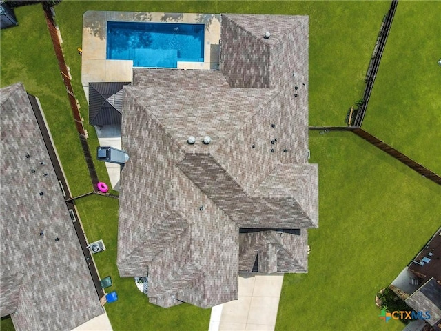 606 Hobby Rd, Copperas Cove, TX 76522 - view of subject property with a pool area
