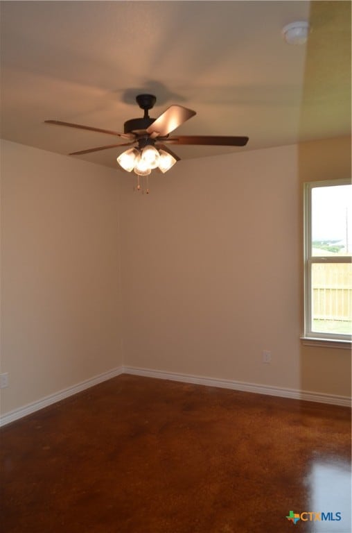 empty room with ceiling fan