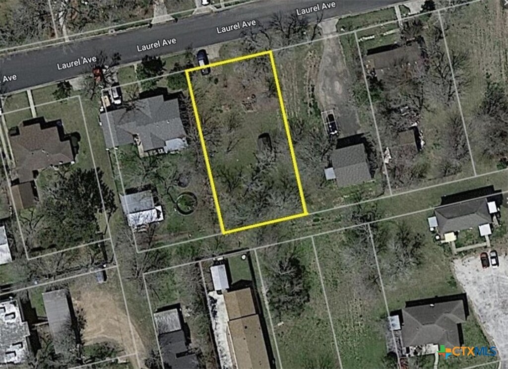 107 Laurel Ave, Victoria, TX 77901