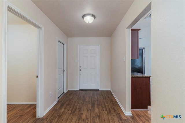 5305 Eagles Nest Dr, Killeen, TX 76549 - hall with dark wood-style flooring
