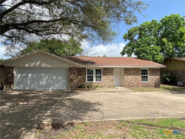 2812 Meadowlark St, Victoria, TX 77901 - photo 1