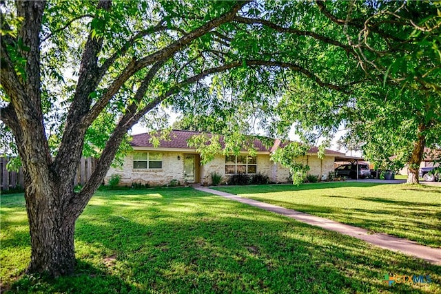 904 Iola St, Victoria, TX 77904 - ranch-style house featuring brick siding