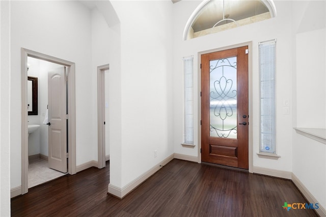 8235 Shining Elk, Garden Ridge, TX 78266 - entryway with wood finished floors