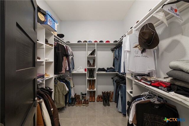 view of spacious closet