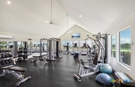 120 Oak Vis, New Braunfels, TX 78132 - workout area featuring lofted ceiling