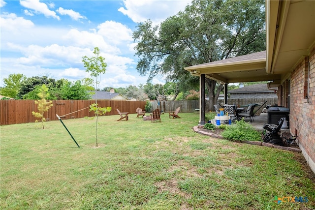 view of yard with a patio