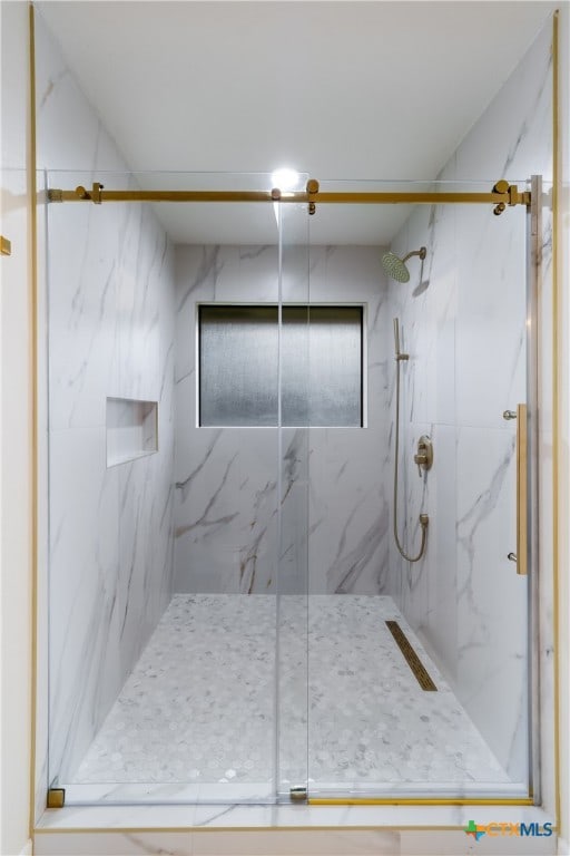 9215 Standing Creek Ln, San Antonio, TX 78230 - full bath with a marble finish shower