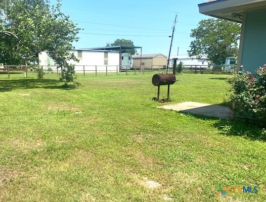 488 Alamo Beach Ave, Port Lavaca, TX 77979 - view of yard