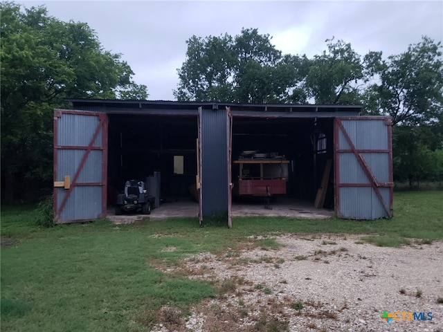 12101 Moffat Rd, Temple, TX 76502 - view of pole building featuring a lawn