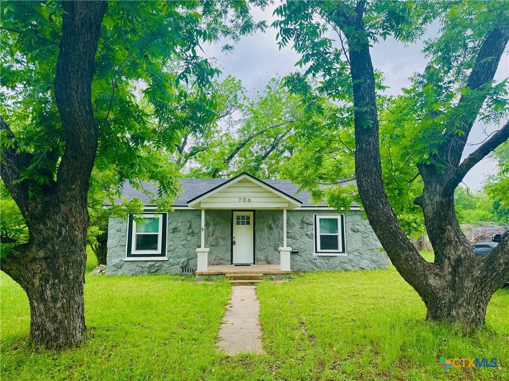 706 Golf Course Rd, Gatesville, TX 76528 - photo 1