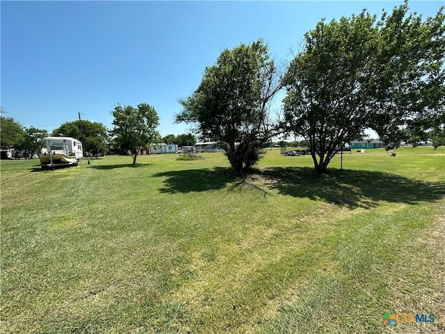 Listing photo 3 for 1105 W Cleveland Ave, Seadrift TX 77983