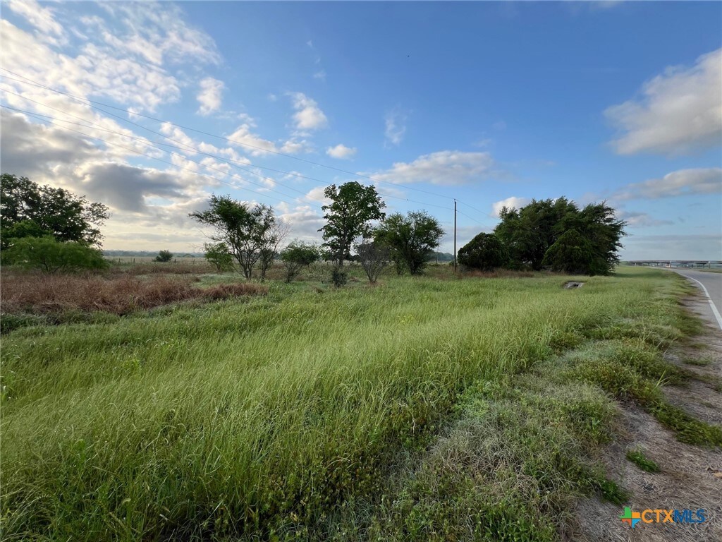734 E Frontage Rd, Victoria, TX 77905