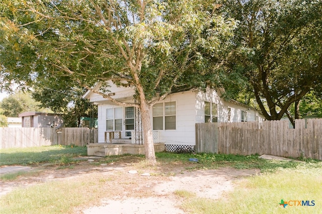 view of front of property