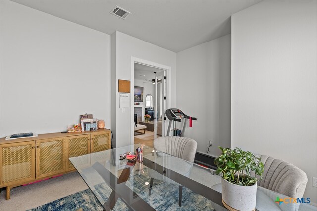 dining room with ceiling fan