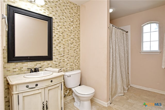 1108 Celtic Cv, Round Rock, TX 78681 - full bath with vanity and a shower with curtain