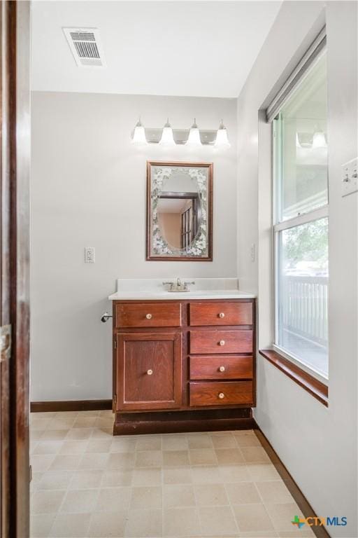 701 E Heaton St, Cuero, TX 77954