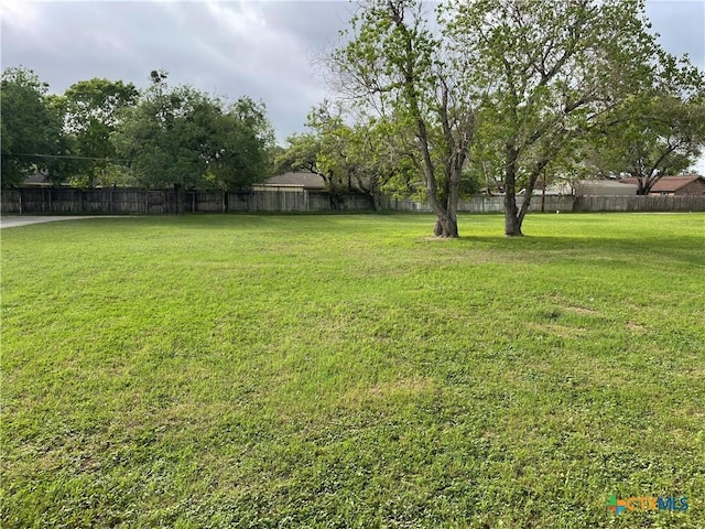 1301 Railroad St Unit H, Cuero, TX 77954 - photo 2