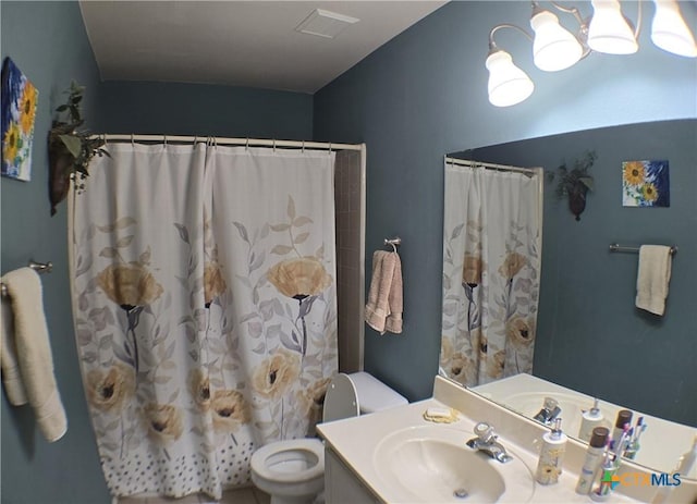 114 Quapaw Dr, Harker Heights, TX 76548 - bathroom with toilet, vanity, and a shower with curtain