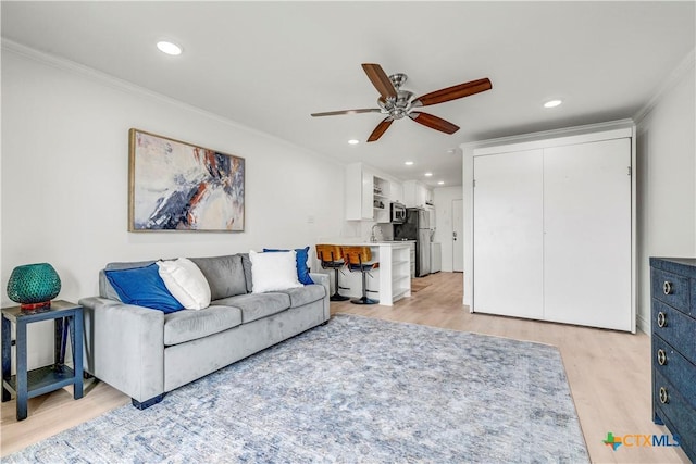 2 Cliffhouse Dr Unit 113, Belton, TX 76513 - living area featuring ornamental molding, a ceiling fan, light wood finished floors, and recessed lighting