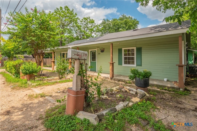 view of front of property with covered porch