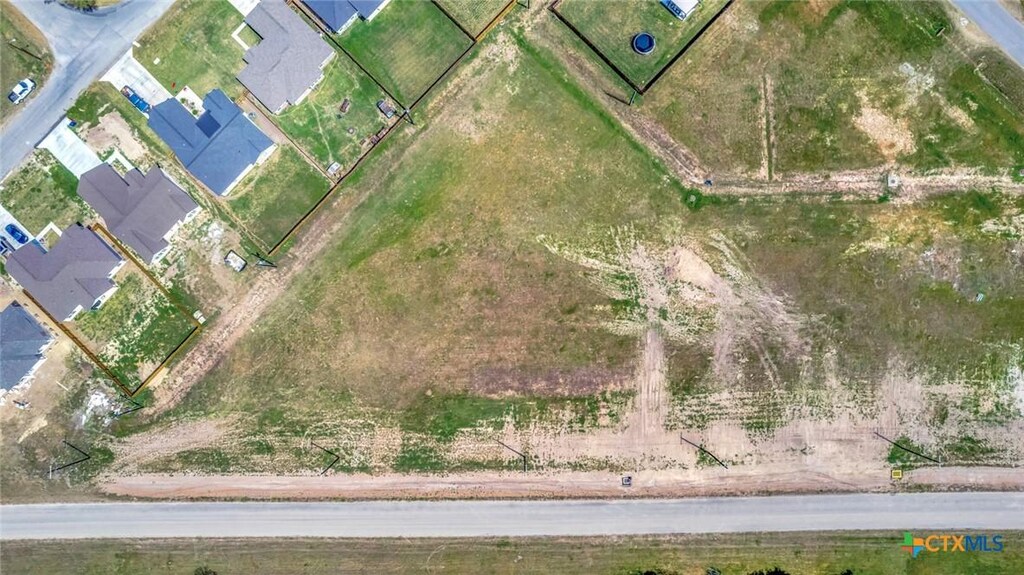 318 Warehouse Rd, Victoria, TX 77905