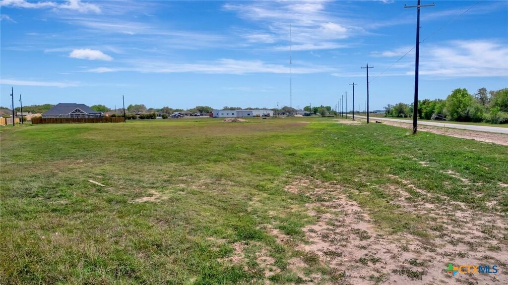 318 Warehouse Rd, Victoria, TX 77905