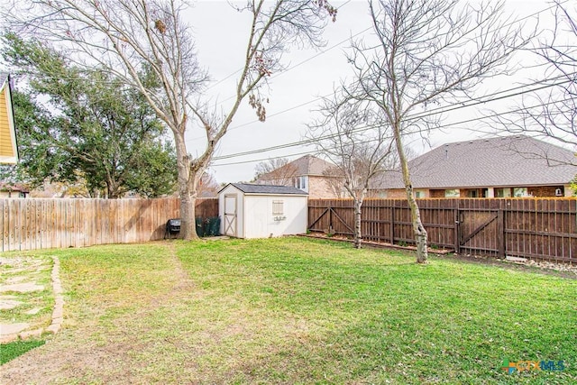 view of yard with a shed