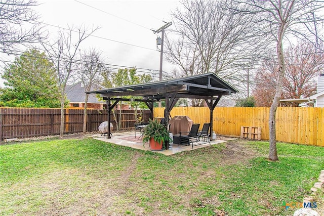 view of yard with a patio