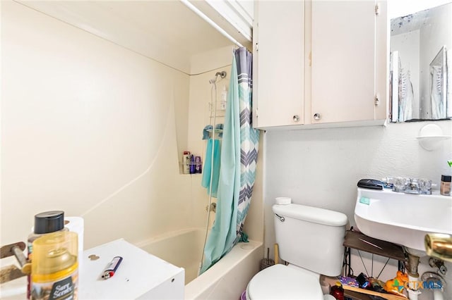 1203 Urbantke Ct Unit A-H, Copperas Cove, TX 76522 - full bath with shower / tub combo with curtain and toilet