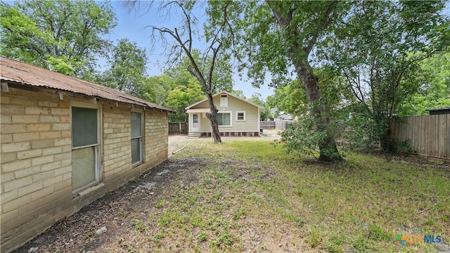 1261 W Mill St, New Braunfels, TX 78130 - view of yard