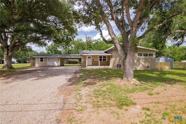 612 Flournoy St, Edna, TX 77957 - photo 2