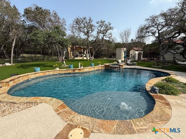 26447 Lewis Ranch Rd, New Braunfels, TX 78132 - photo 2