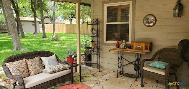 130 Twin Oak Rd, Seguin, TX 78155 - view of sunroom / solarium