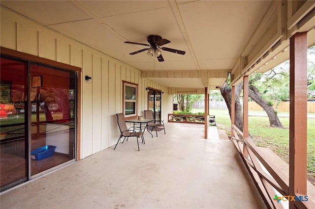 view of patio / terrace with ceiling fan and covered porch