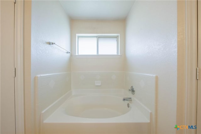 3907 Llano Estacado Ct, Killeen, TX 76549 - full bathroom featuring a garden tub