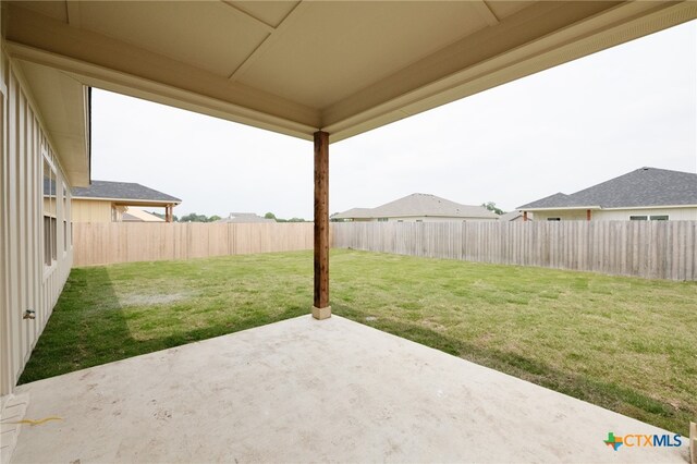 view of yard featuring a patio area