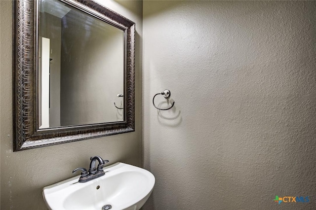 bathroom with sink