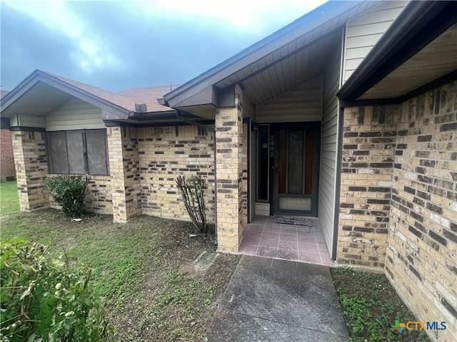 2402 Lago Trl, Killeen, TX 76543 - view of exterior entry with brick siding