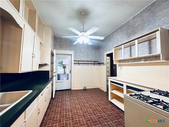421 N Ave G, Shiner, TX 77984 - photo 5