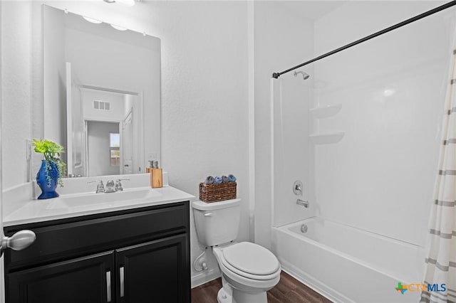 5806 Gulf Mdw, Converse, TX 78109 - bathroom featuring wood finished floors, shower / bathtub combination with curtain, and vanity