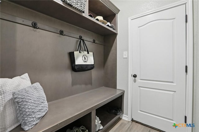 5106 La Piedra Ln, Killeen, TX 76549 - mudroom featuring wood finished floors