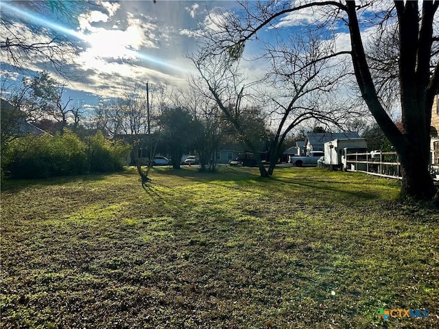 Listing photo 3 for 748 S Blanco St, Lockhart TX 78644