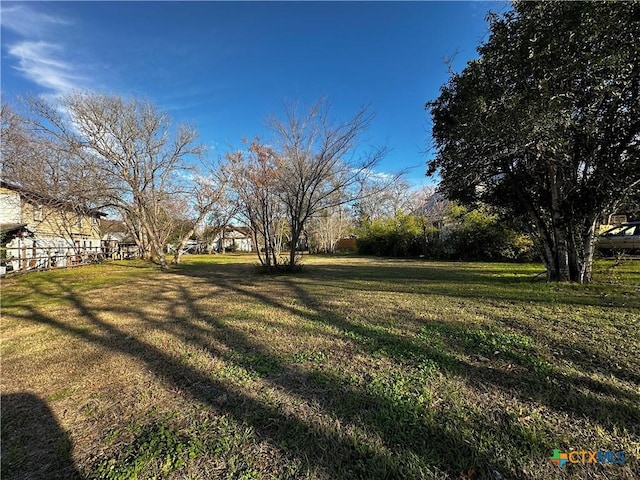 Listing photo 2 for 748 S Blanco St, Lockhart TX 78644