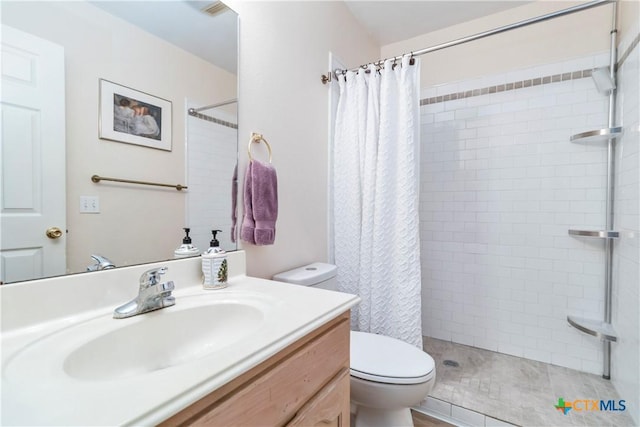 2039 Cornerstone Dr, New Braunfels, TX 78130 - bathroom with vanity and tiled shower