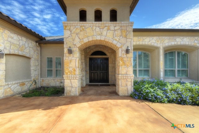 view of entrance to property